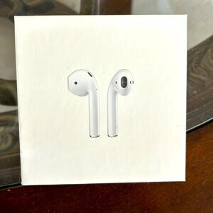 Apple AirPods White Wireless Earbuds with Charging Case and Sleek Design